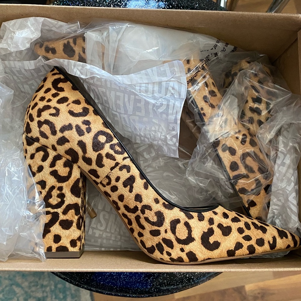Steve Madden Pumps NWT